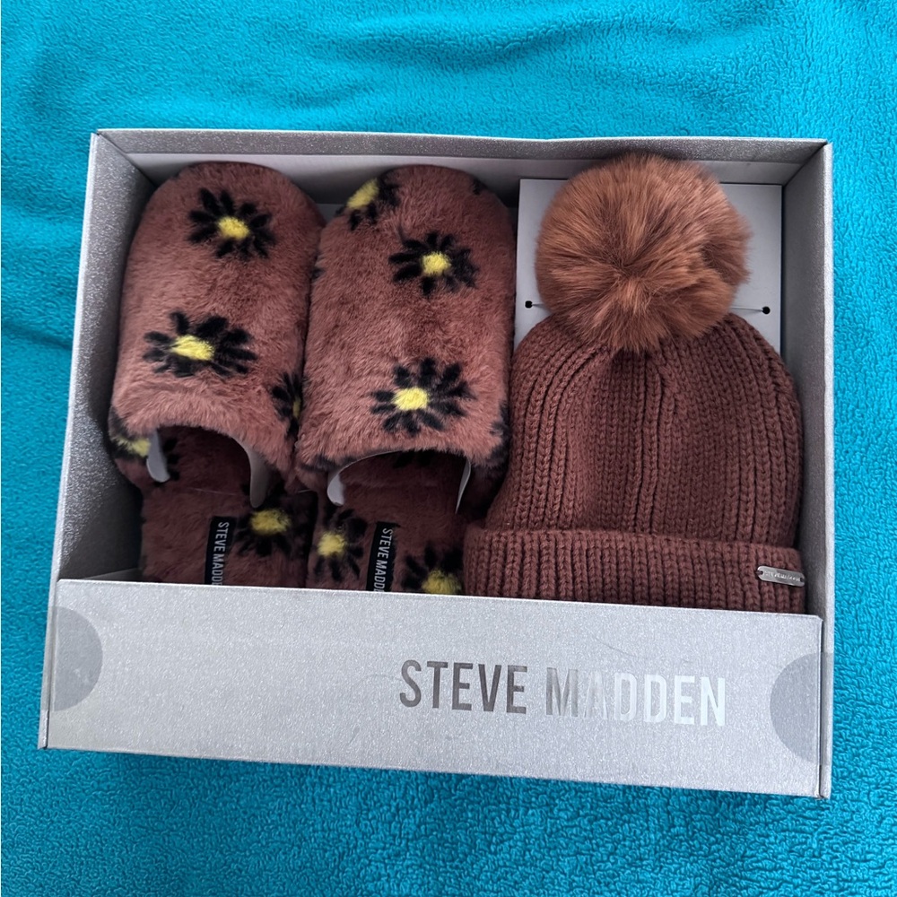 NWT. hat & slippers gift set. Steve Madden brown faux fur beanie & slippers - Picture 2 of 2
